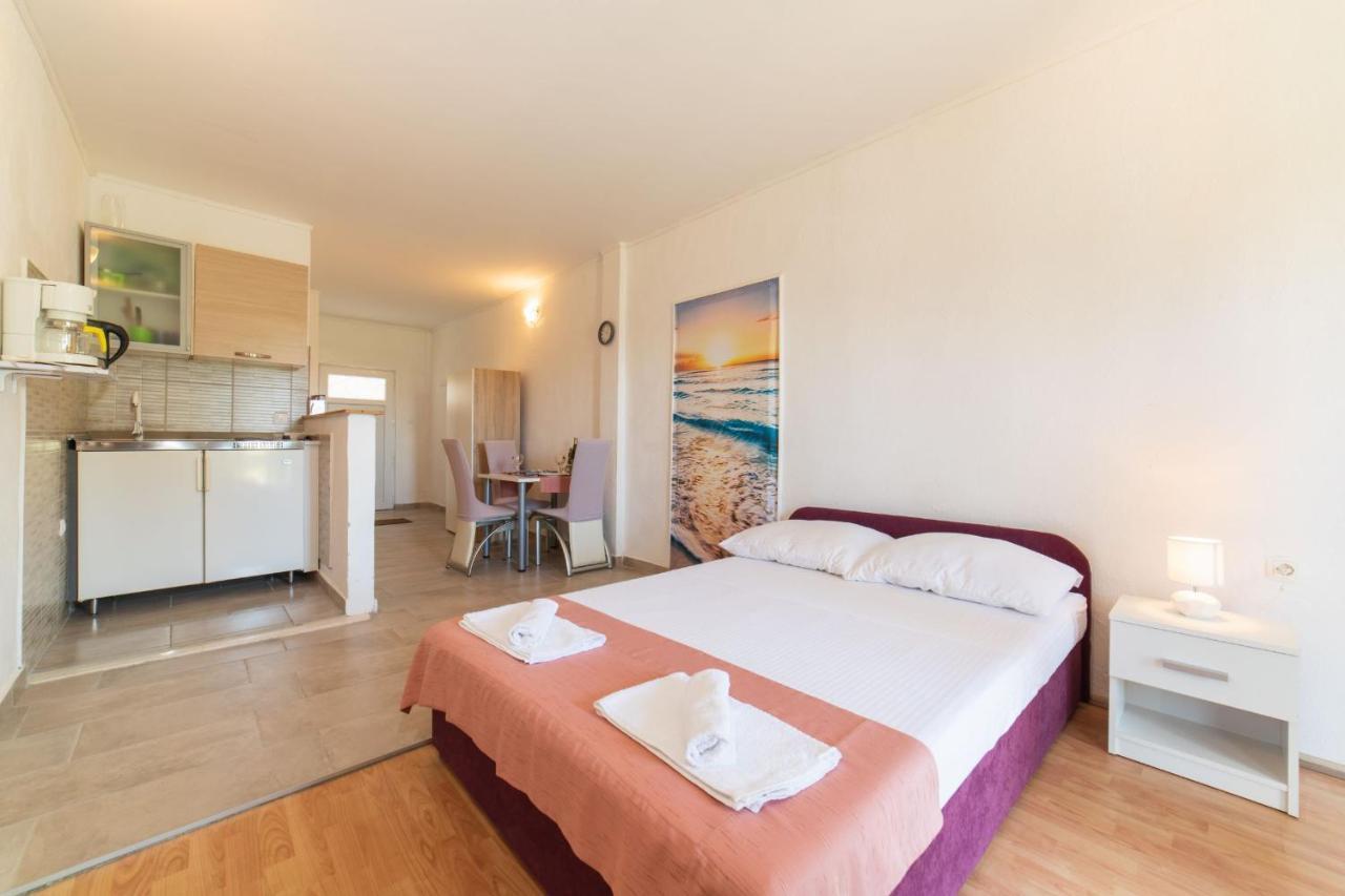 Apartment Livaja Kaštel Novi Εξωτερικό φωτογραφία